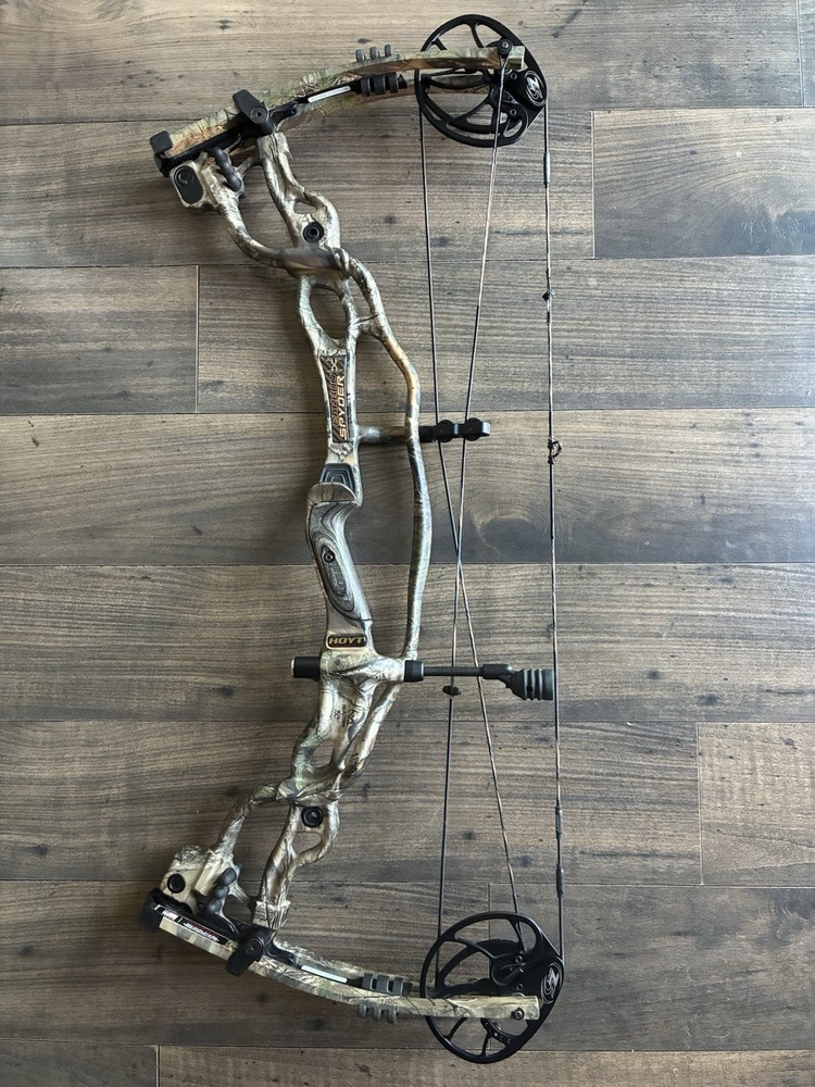 Hoyt Carbon Spyder 30 in Realtree #3 Cam 28-30″ 70# 332fps!