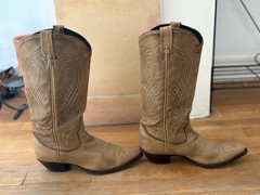 Vintage Women’s Size 9 Hyer Boots by Tony Lama Olive Nubuck Leather 024808092
