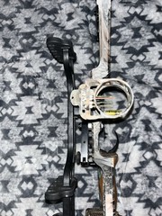 Mathews Outback Compound Solo Cam Bow Camo 70lbs Draw Weight 28” 80%/27.5” 65%