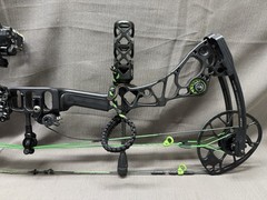 Mathews Halon 32 RH 70lb Compound Bow – (USED)