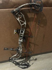 Blackout Epic X2 RTH Compound Bow 340 FPS