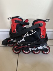 Rollerblade Microblade Kids Adjustable Inline Skates US 2-5 Black/Red