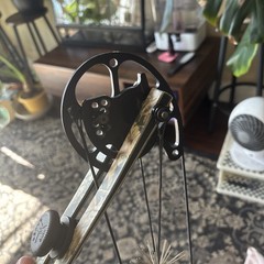 Hoyt Xt 2000 CYBERTEC RH Compound Bow 60-70lbs/28-30.5in