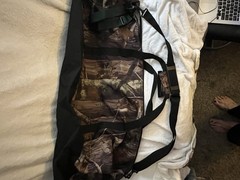 Gander Mountain Lightweight Duffle Camouflage/Black, Carry Strap