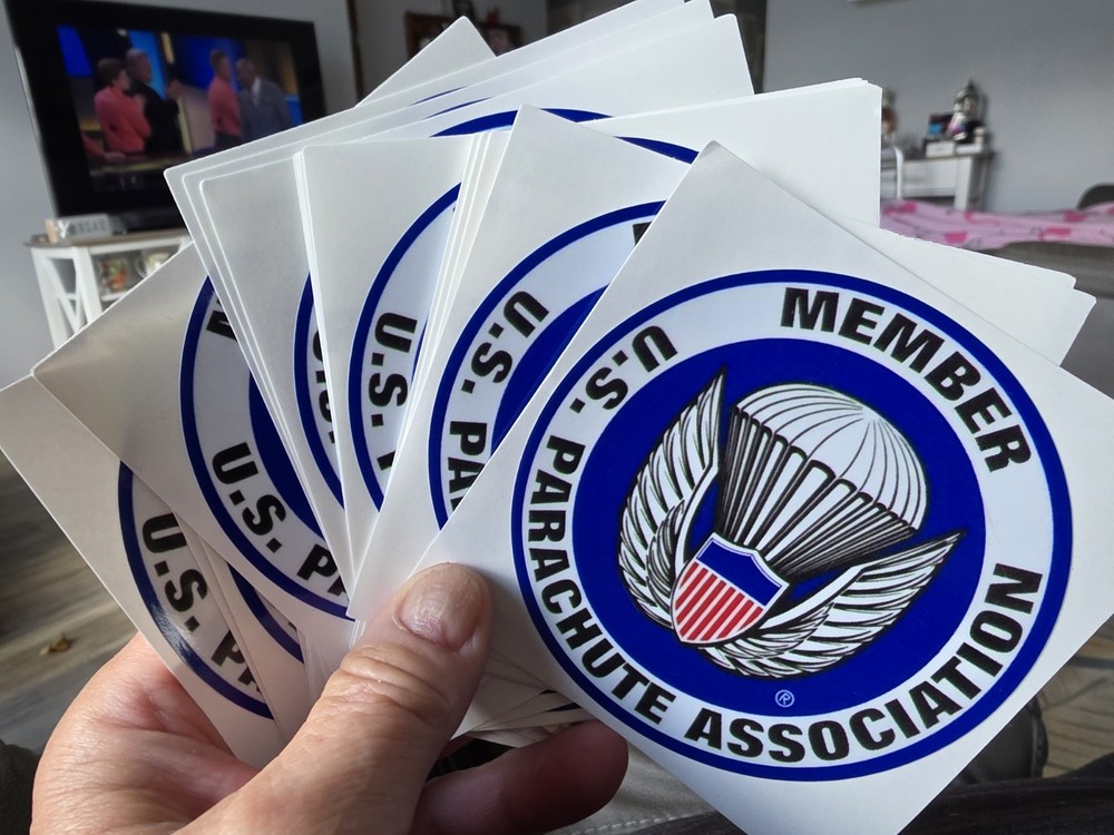 U.S. Parachute 4 » inch Association Member decal . NEW OLD STOCK.