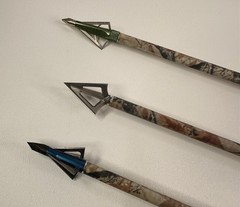 Lot of Arrows W/ Broadheads Wolverine Hunter 6070 & St Epic Realtree N-Fused