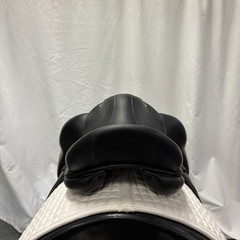 PRICE DROP! Used Voltaire Adelaide – Size 17.5″ Dressage Saddle Black