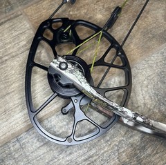 Mathews Halon 32 6 Compound Bow, Hunt Ready, Complete, Extras, LH 60-70lbs