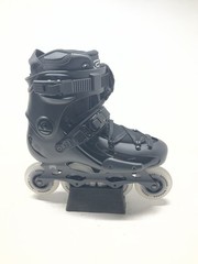 FR2 80 Skates Black 7.5 (40)
