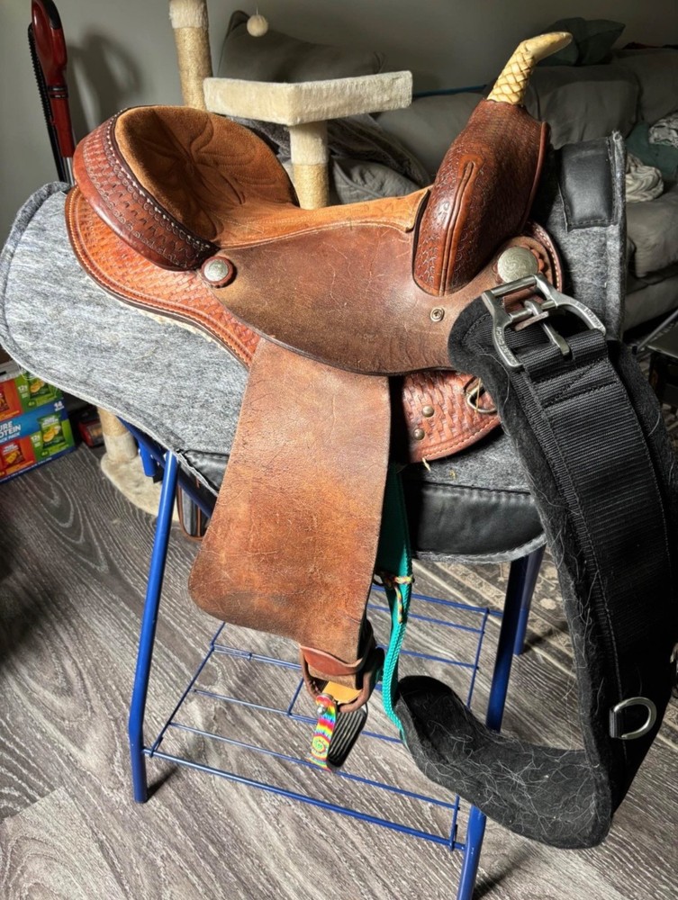 Simco Western Barrel Saddle 14.5” Seat, Good Condition, Ready to Ride!