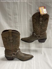 Durango Crush Women’s 11-Inch Heart Concho Brown Western Boots Size 8M