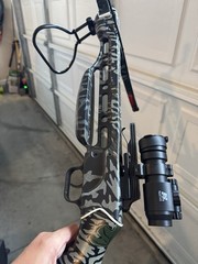 Camouflage/Black Crossbow 80 lb 400 fps w/ Red Dot Sight & Soft Carry Case