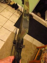 ARCHERY BUNDLE- VINTAGE BEN PEARSON PRO SERIES MARK IV COMPOUND BOW w/ 8 ARROWS