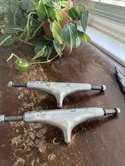 Thunder Trucks 145 Lights 7.6” Axle Skateboarding Standard
