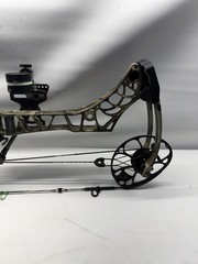 MATHEWS V3 27 COMPOUND BOW W ACCESORIES 70 LB DW