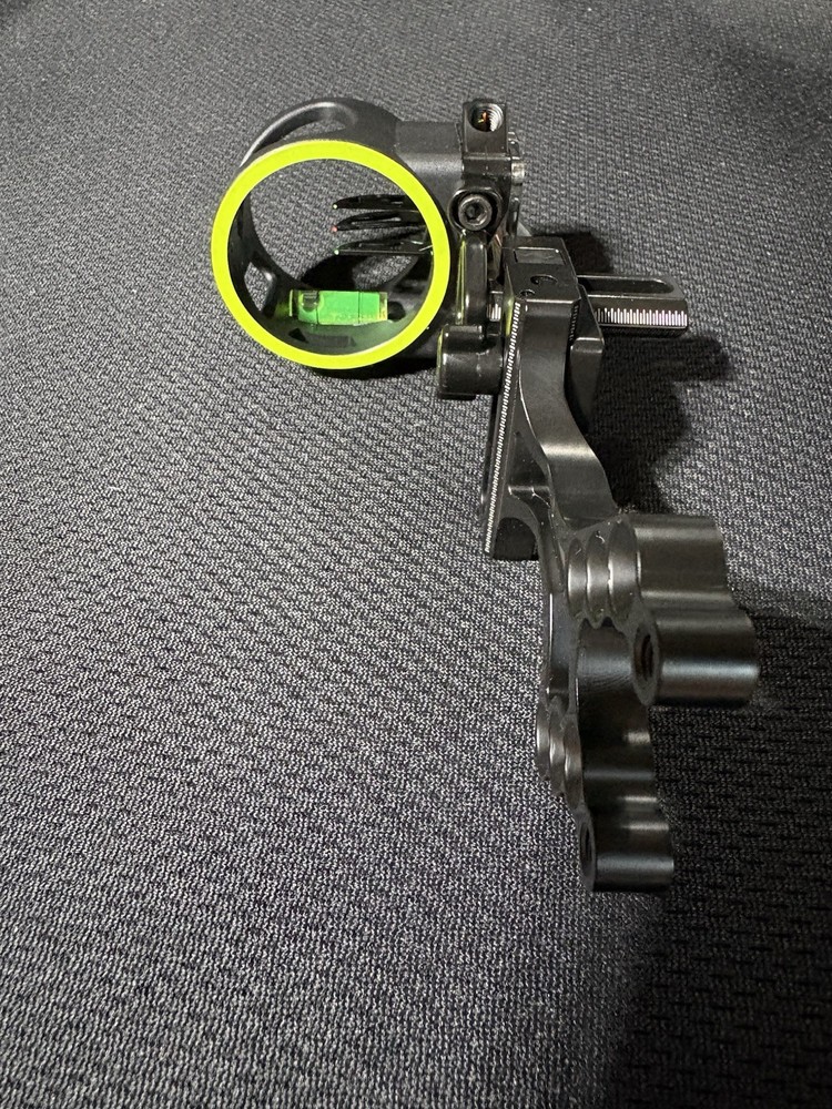 CBE Tactic Bow Sight – Black, LH/RH