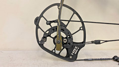 Hoyt REDWRX Carbon RX-9 RH 27.25-28″ 65lbs. Mossy Oak Bottomland Compound Bow