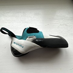 Evolv TRAX SAS Rock Climbing Shoes Black/Teal US 8.5 Medium Width