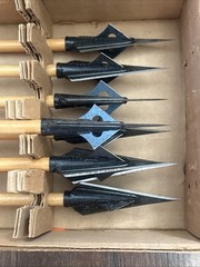 8 Unknown Vintage Arrows With SHARP Broad Heads Archery Traditional Hunting