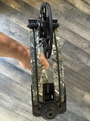 Mathews Lift 29.5 Compound Bow in Sub-Alpine Camo RH 29″ 70# 348fps!