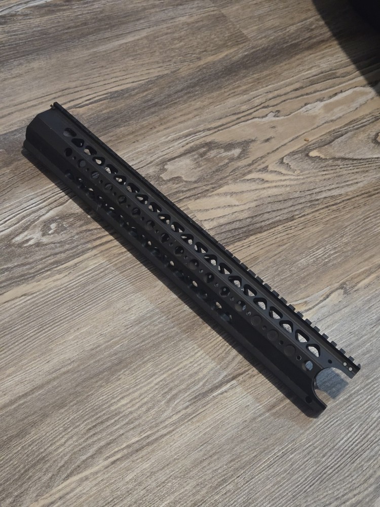 AIRSOFT MARKED LVOA-C Handguard Rail