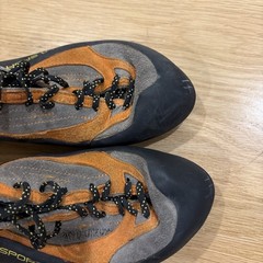 La Sportiva Mens Size 41 (US 8.5) Lace Up Rock Climbing Shoes Womens 9.5