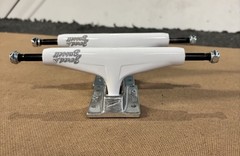 Tensor Trucks Brand New Night Shift Skateboard Trucks – 8.25 – White set of 2