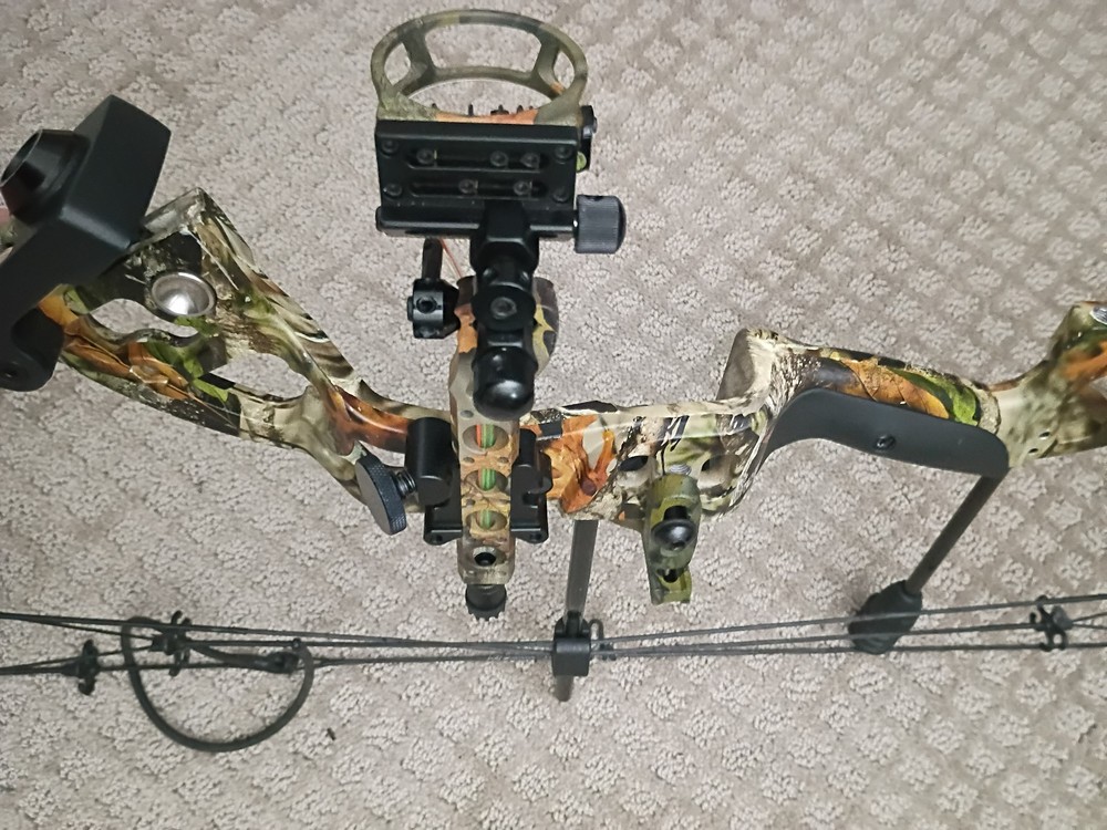 Predator Raptor Compund Bow Southland Archery Sight Tewax Biscuit Hunting