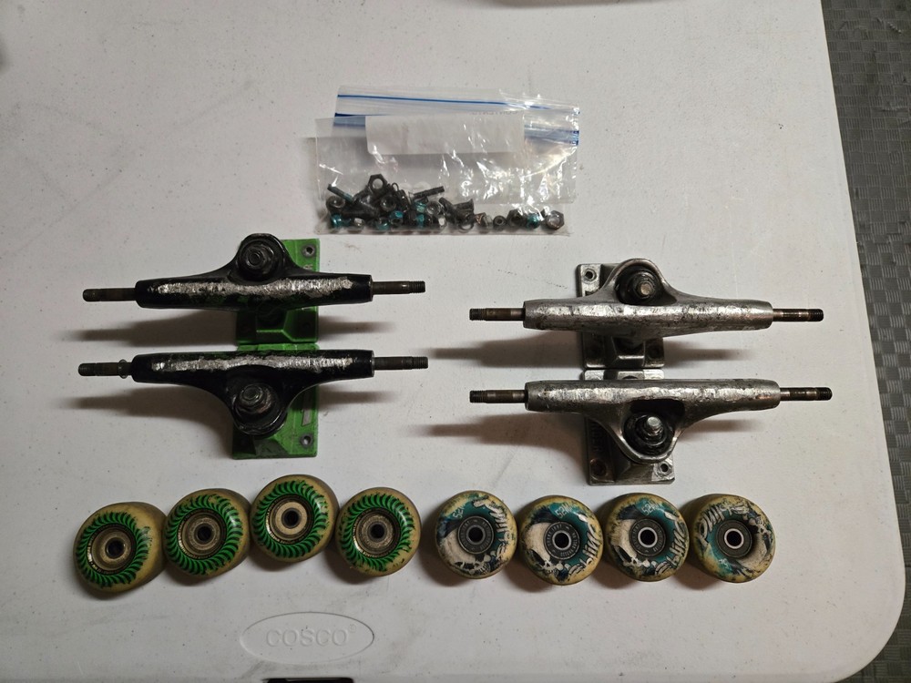Thunder Trucks and Wheels Set of 2 Spitfire Shake Junt Wheels Skateboard