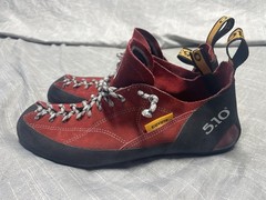 5.10 Five Ten Stealth C4 Red Suede Lace Up Climbing Shoes Men’s Size 12
