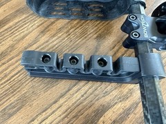 Used Bowtech 4 Arrow Center Mass Quiver Black Rh
