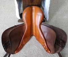 16.5″ Crosby Prix Des Nations English Hunter/Jumper Saddle + Fittings & Cover