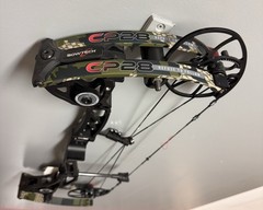 Bowtech Archery CP28 Kuiu Verde/Black RH 50# 24.5-30″ Draw Length NEW