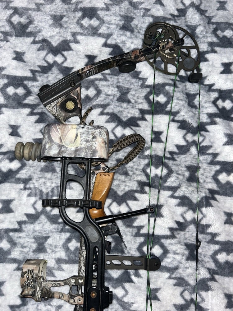 Mathews Outback Compound Solo Cam Bow Camo 70lbs Draw Weight 28” 80%/27.5” 65%