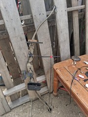 Hoyt USA Left Hand Hunting Recurve Bow 62in Aluminum 35-50lb 29-31in