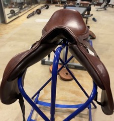 M toulouse monoflap saddle, 17.5 in saddle, medium tree.
