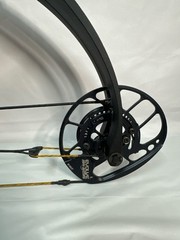 J06 – PSE ARCHERY PERFORM X (J06027008)