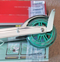 Razor A3 Kick Scooter GREEN / SILVER #13014330 AGES 5+ 143 LB’S MAX