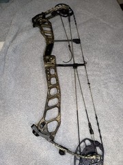 PSE Drive NXT RH Compound Bow 70lb 29in Draw 32in Camo Aluminum