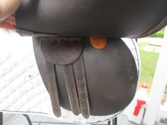 16.5» medium champion leather CC JUMP ENGLISH SADDLE w LEATHERS & D’ANGLE IRONS