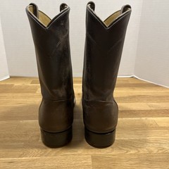 Justin 3410Y Youth Cowboy Boot with Bay Apache Leather Foot and a Roper Toe 6D