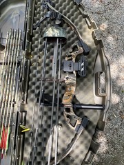 1999 Jennings Buckmaster Limited Edition Compound Bow with Plano Hard Case