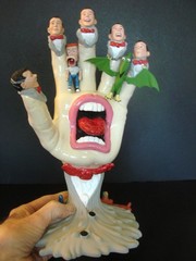 PEE-WEE HERMAN SCREAMS HAND Custom Kidrobot Santa Cruz Screaming Hand Figure