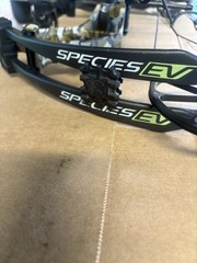 Bear Archery Species EV Compound Bow 70lbs Right Hand Camo 23.5-30.5in DL RTH