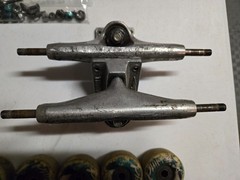 Thunder Trucks and Wheels Set of 2 Spitfire Shake Junt Wheels Skateboard