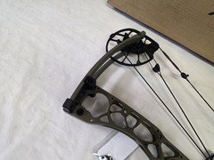 Hoyt AX-2 29 60 – 70lbs/25″ – 30″/Wilderness