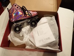 Chaya Vintage Pink Laser Roller Skates 810670 Men’s/Women’s sizes new in box