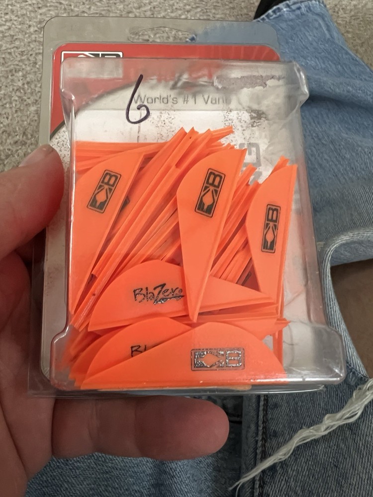 100 Pack Bohning Archery Blazer 1.5 Inch Mini Vanes: Neon Orange: NOS