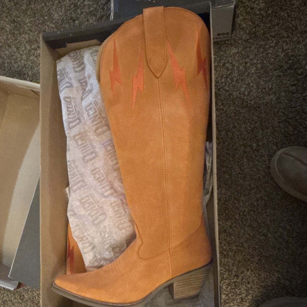 Dingo Thunder Road DI597 Orange Women’s Western Boots Size 10