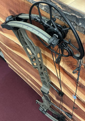 Mathews Lift XD Ambush Green 32″ D/L 70# D/W *Display Bow*